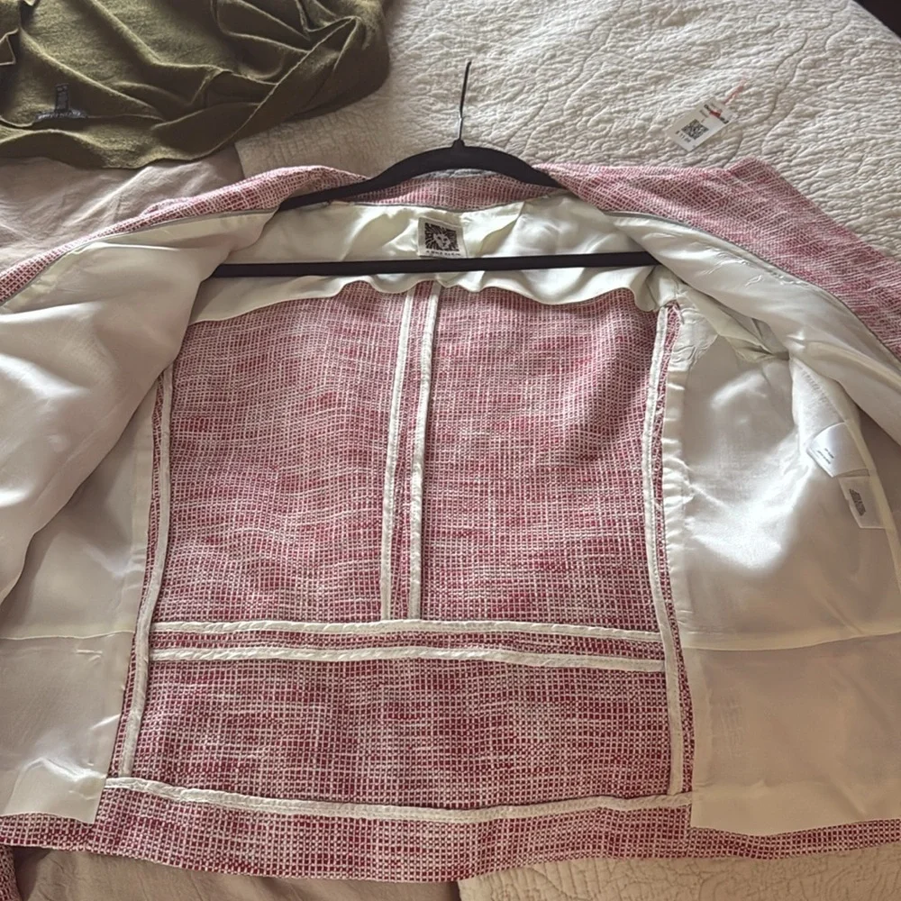Anne Klein Red and White Blazer with Modern Silhouette size 12